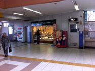 近鉄丹波橋駅より徒歩1分 左
